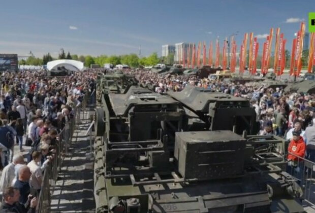 Drone captures scale of Western-supplied armor display in Moscow