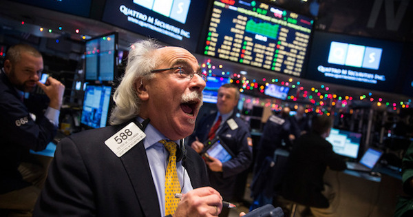 Nasdaq climbs 2 percent, broader market closes out week on high