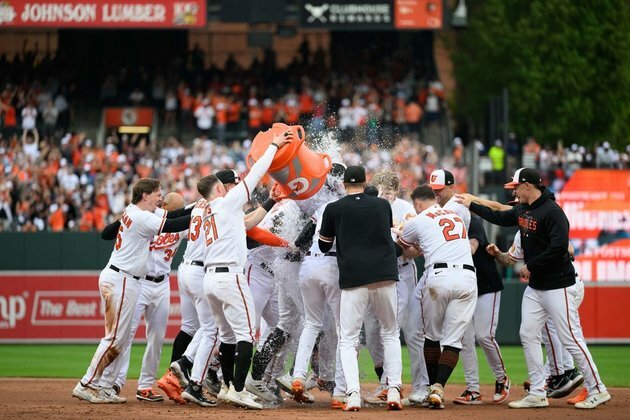 MLB roundup: O's edge Rays, both punch tickets to postseason