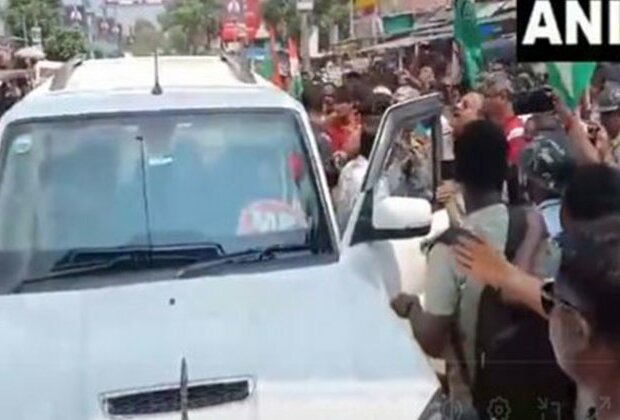 Bengal Bandh: BJP's Jalpaiguri MP Jayanta Kumar's car gheraoed in Siliguri