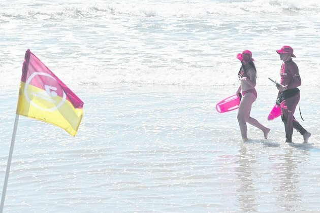 Former lifeguards save Swiss woman from drowning