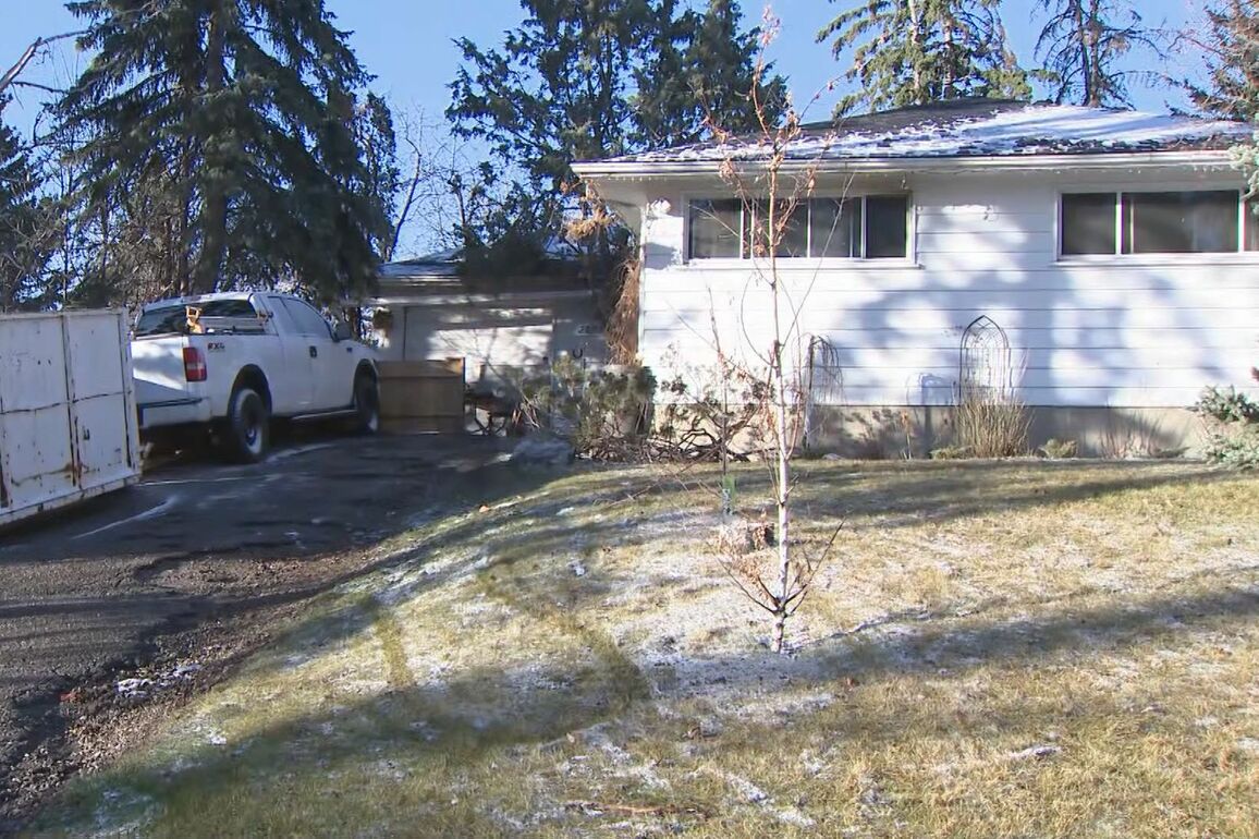 Family escapes SW Calgary house fire; firefighters rescue pets, revive family dog