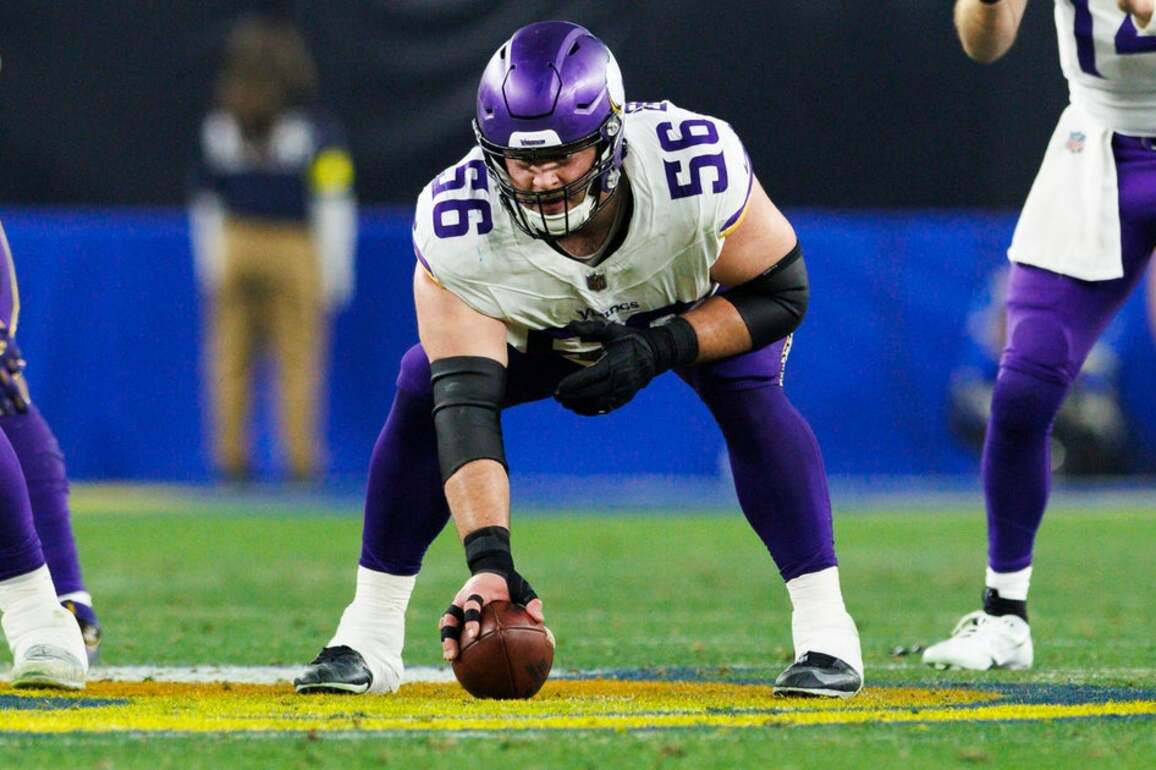 Vikings release starting center Garrett Bradbury after six seasons