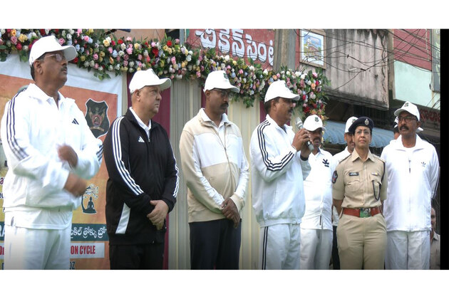 Andhra Police organises 'Fit India' cycle rally to raise awareness against drugs