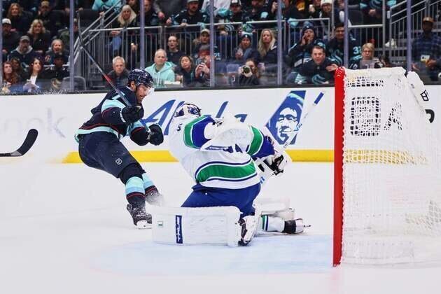 Jordan Eberle leads Kraken past woeful Canucks