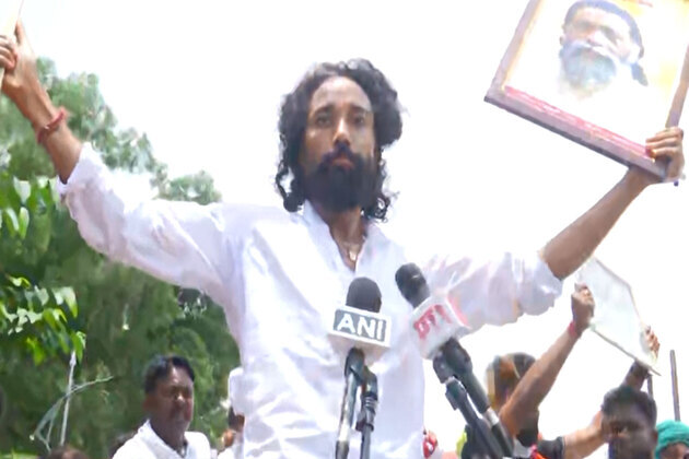 "Govt will have to listen to us": Devendra Nath Mahato joins Vidhan Sabha gherao march against exam irregularities in Jharkhand