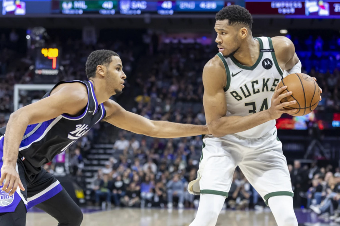 Bucks dethrone Kings 114-108; Giannis has 32 points, 17 rebounds