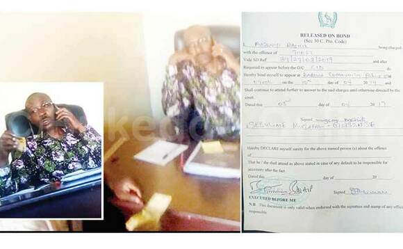 Ofiisa wa poliisi Ndyanabangi ng'aweebwa ssente. Ofiisa wa poliisi Ndyanabangi ng'aweebwa ssente.