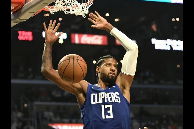 Winless Clippers out to tame Trail Blazers