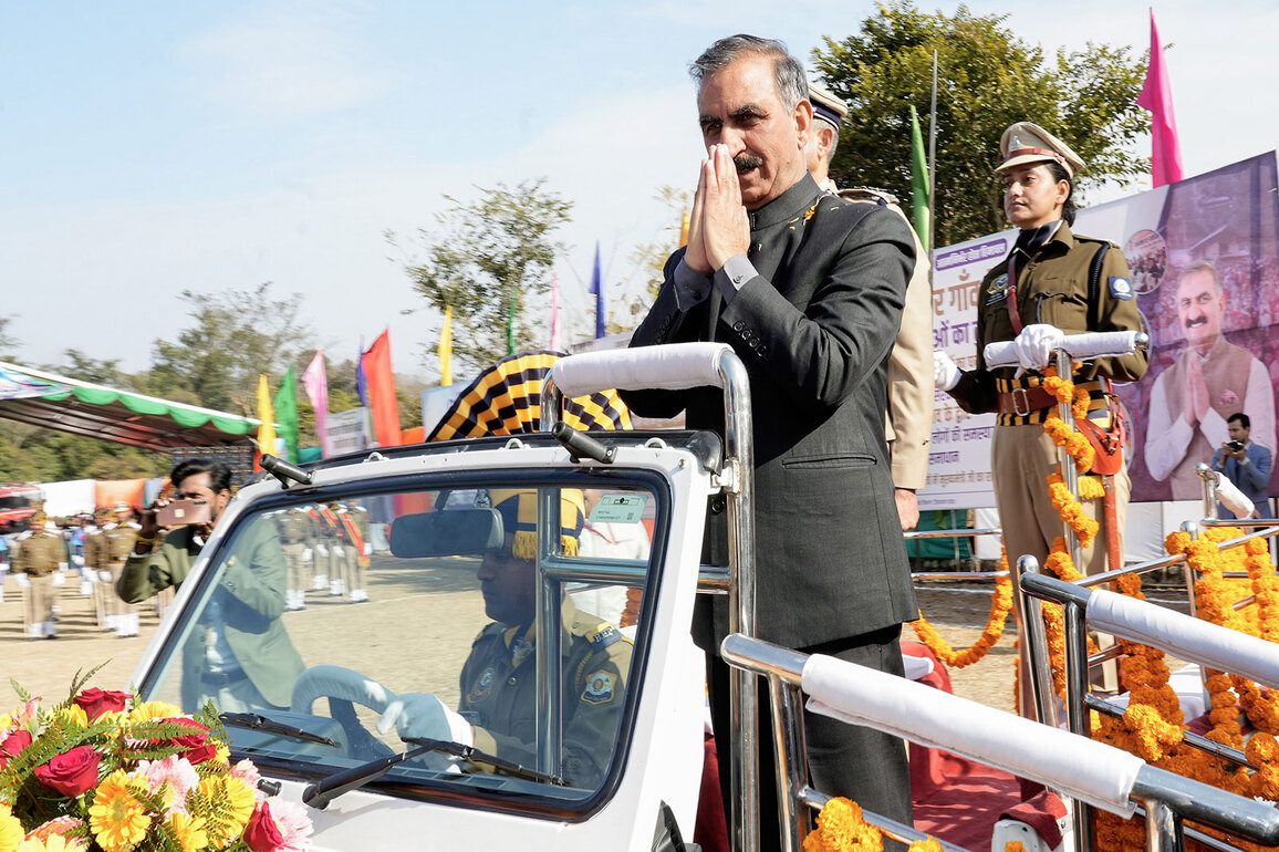 R-Day celebrated amid snow in Shimla; leaders raise concerns related to climate, farmers
