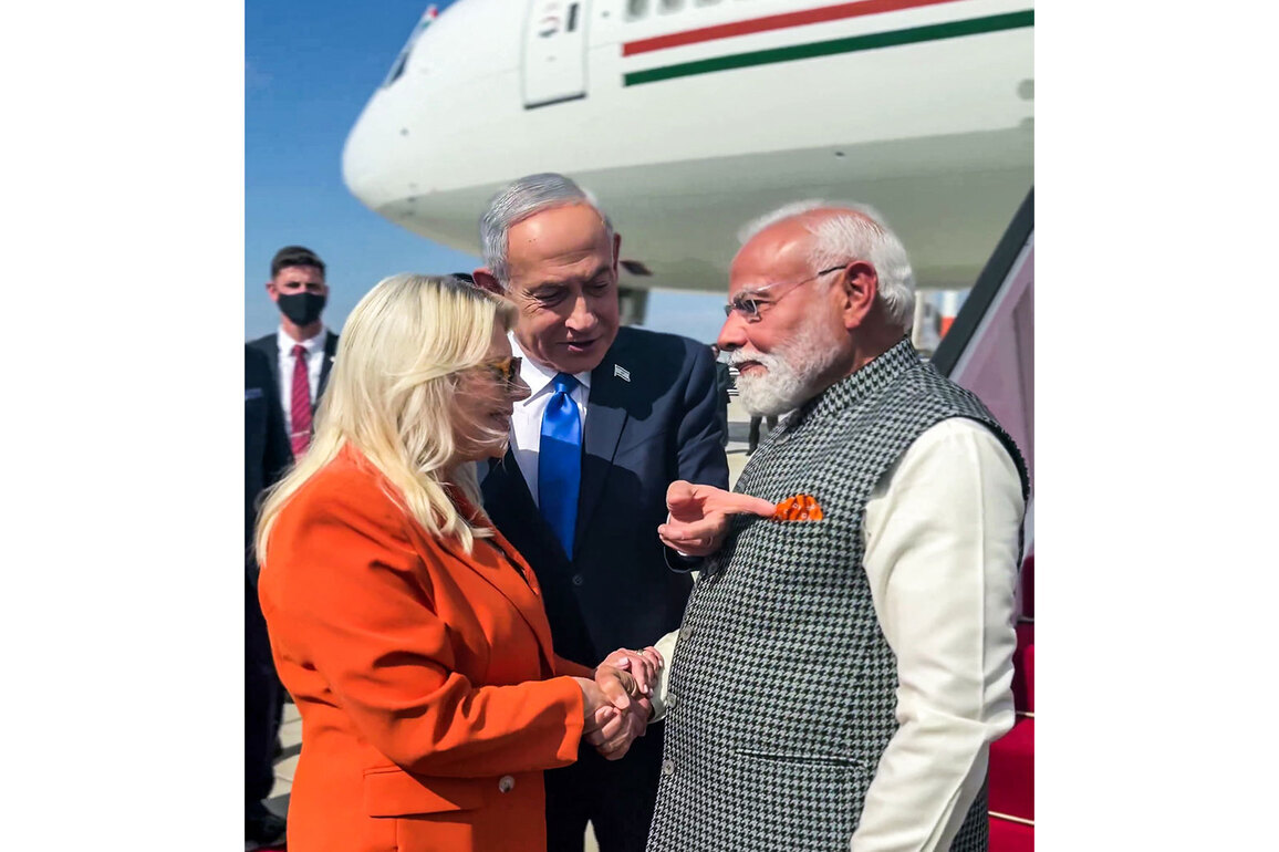 "Saffron" quips PM Modi as Israel PM points to matching colour of Sara Netanyahu's outfit, PM's pocket square