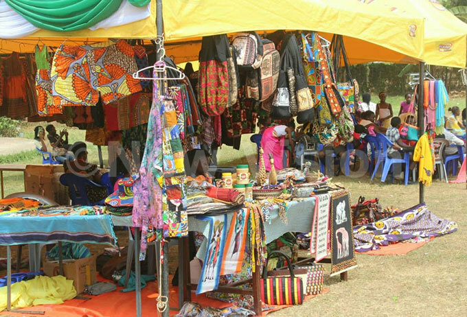  frican fabrics and crafts on display at the previous nternational cultural air