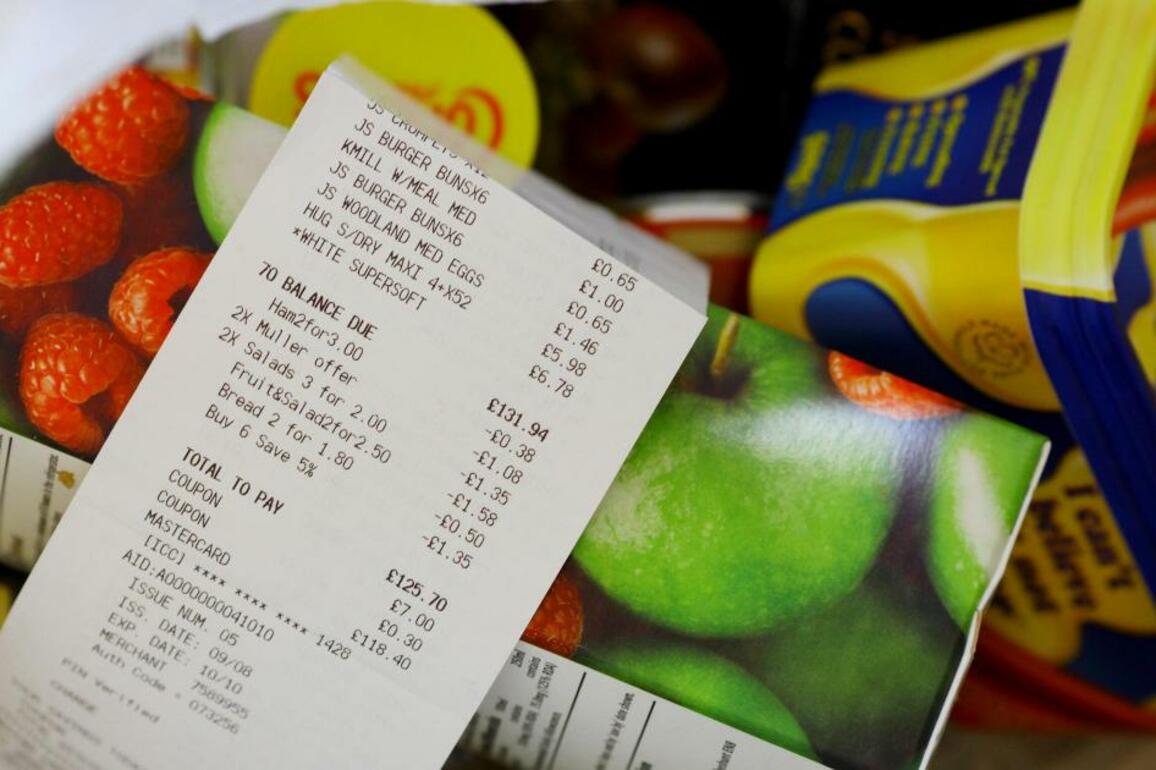 Shoppers may feel more upbeat, but spending is still shy - The Herald
