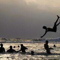 Asia Album: Summer life by sea in Sri Lanka