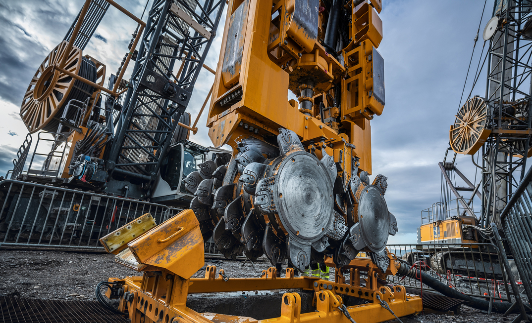 Over an impressive area of 6,500sq.m, the experts from Bauer Spezialtiefbau constructed a shaft 32m wide and 65m deep