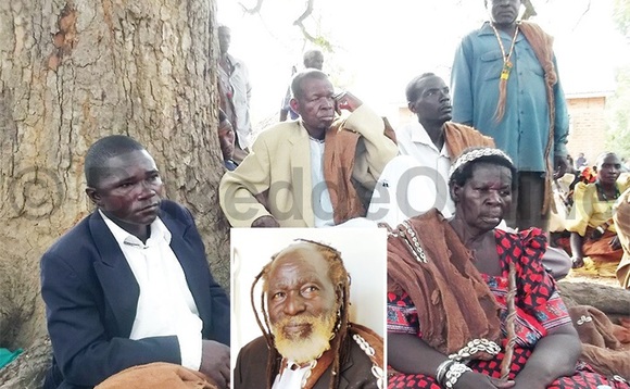 Abamu ku basawo b’ekinnansi ab’e Busoga abakungubagidde Bujagali. Abamu ku basawo b’ekinnansi ab’e Busoga abakungubagidde Bujagali.