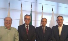  Da esquerda para a direita: Fernando Coura, presidente do Sindiextra e vice-presidente da Fiemg; Victor Bicca, diretor-geral da ANM; Paulo Ribeiro de Santana, da ANM e Flávio Nogueira, presidente da Fiemg.