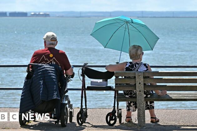 Heatwave peak set to bring 34C to parts of UK