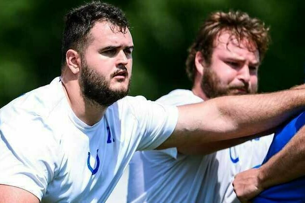 Where Colts' offensive line competitions stand at center, right guard