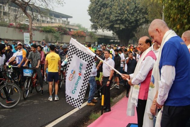 Delhi L-G flags off G20 Cyclothon Rally