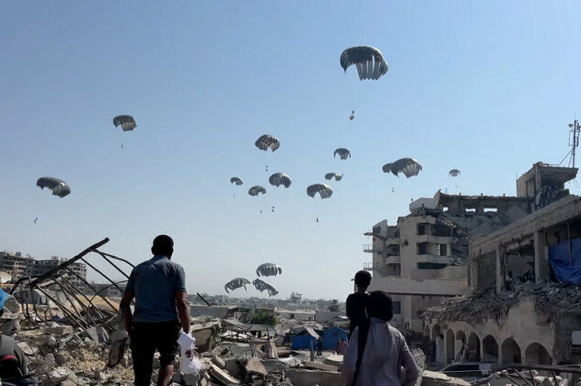 UAE conducts 71st airdrop of aid over Gaza Strip