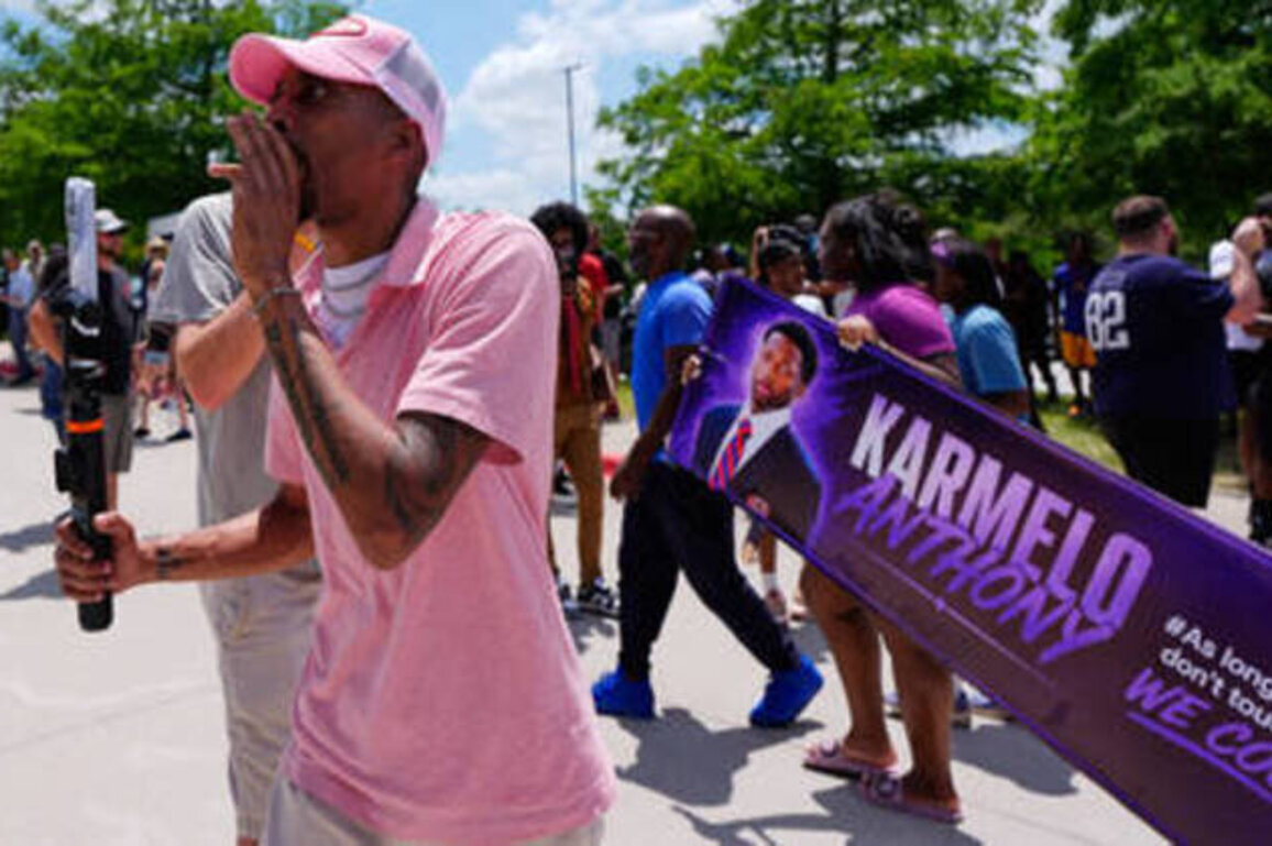 Black teen gets 35 years for deadly school stabbing in Texas (VIDEO)