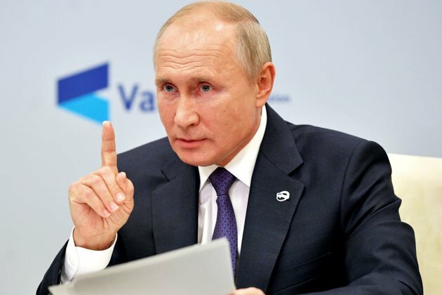 The Week In Russia: Poison, Pragmatism, And Performative Defiance
