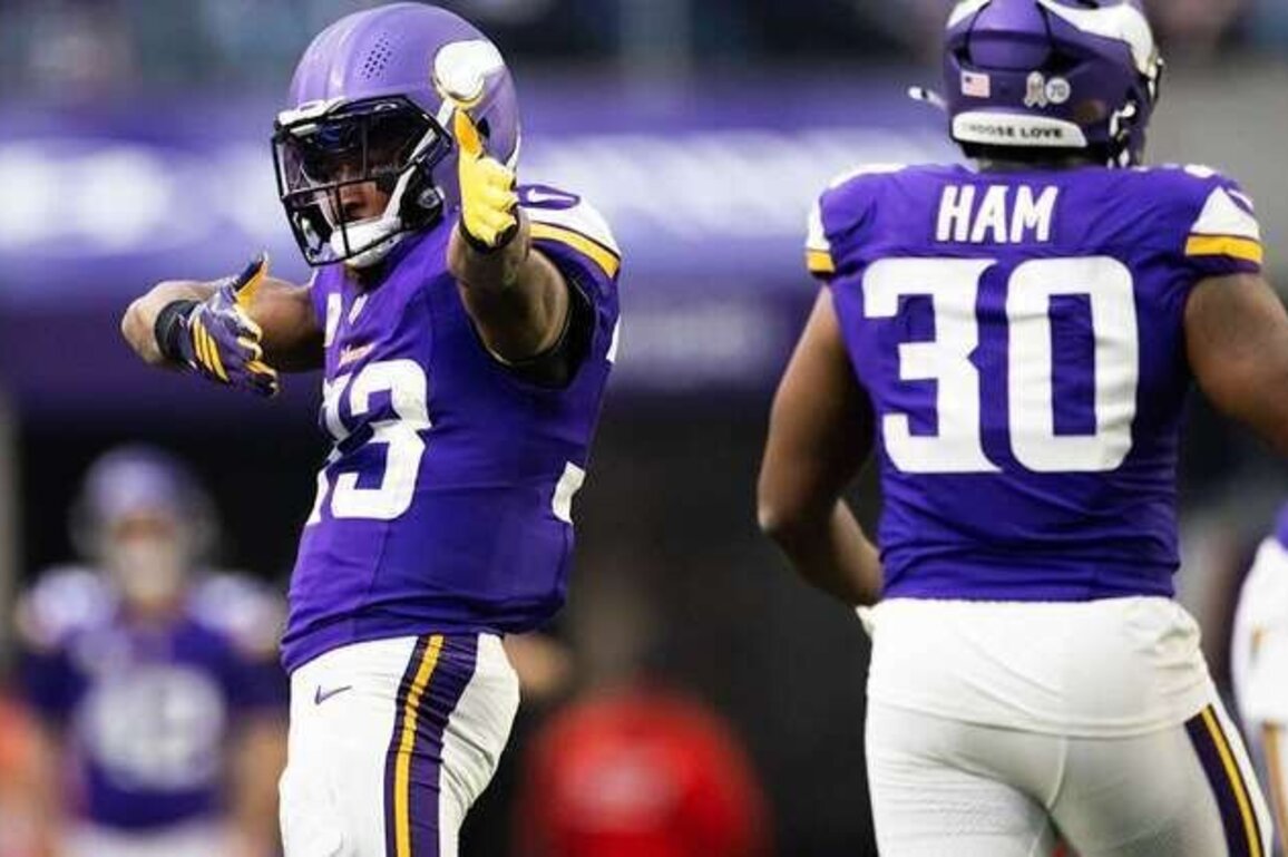 Aaron Jones, Sr. Reaches 10,000 Career Scrimmage Yards