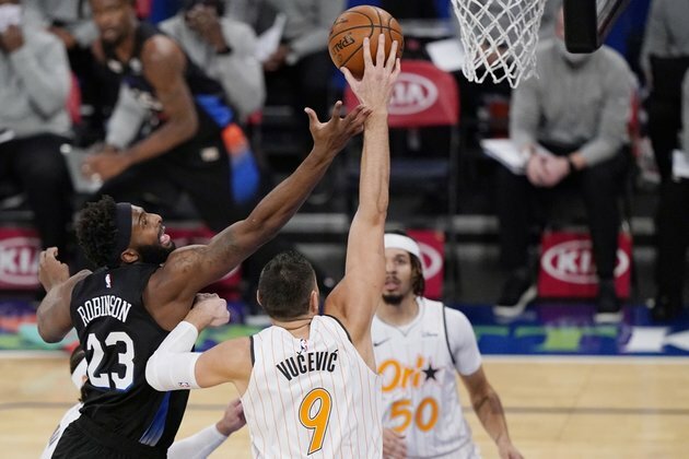 Knicks top reeling Magic for rare back-to-back wins