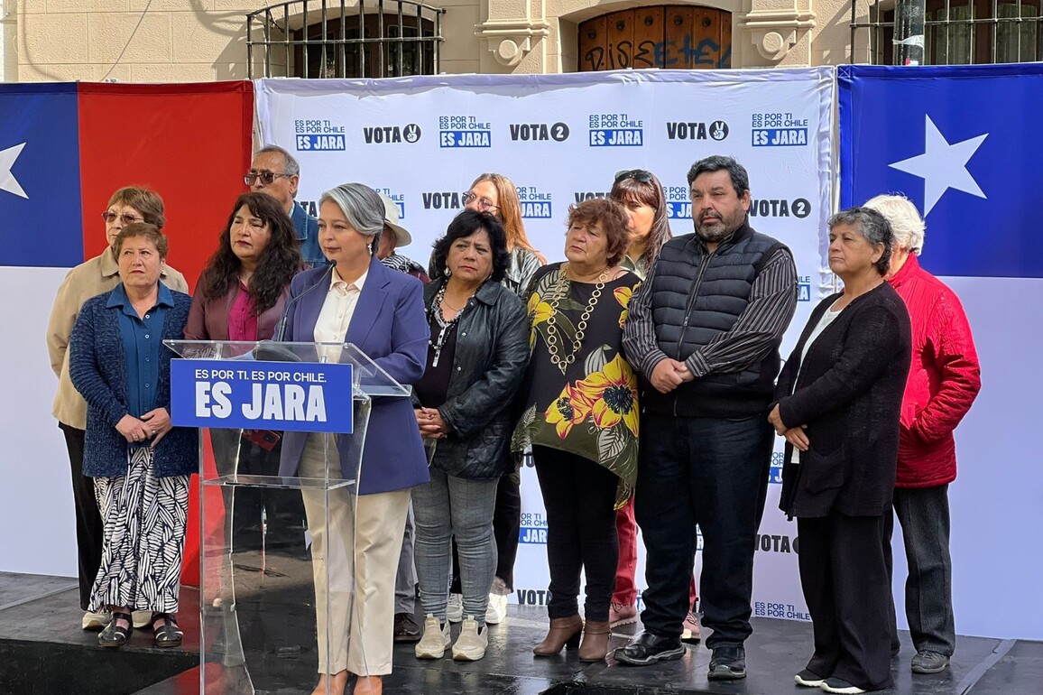 Chile's presidential polls headed for runoff vote between leftist Jara and far-right's Kast