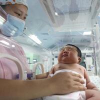 China strives to preserve hopes of motherhood