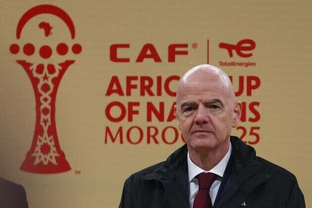 FIFA president Gianni Infantino favors ending Russia ban