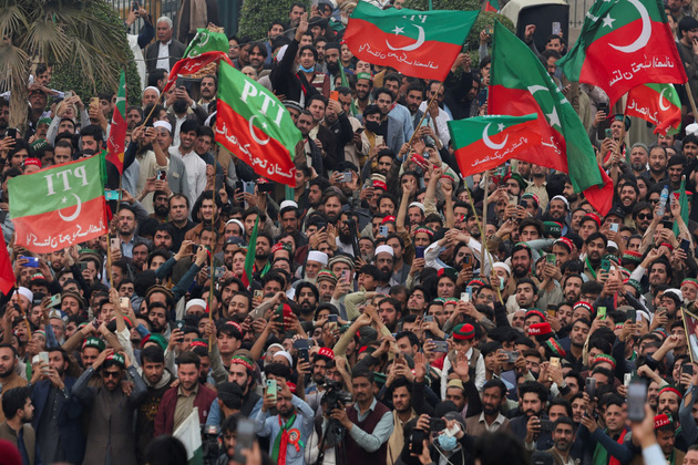 Pakistan: PTI offers backing for no-confidence motion amid PPP-PML-N rift