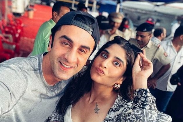 "Sibling vibes": Ranbir Kapoor's on-screen sister Saloni Batra shares pictures from 'Animal' sets