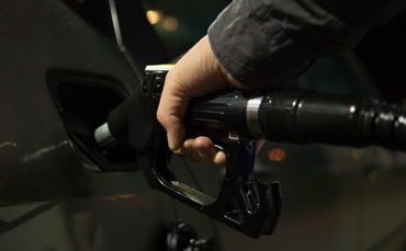 Study: Slow EV roll out could cost motorists £9bn in additional fuel costs - Vimarsana News
