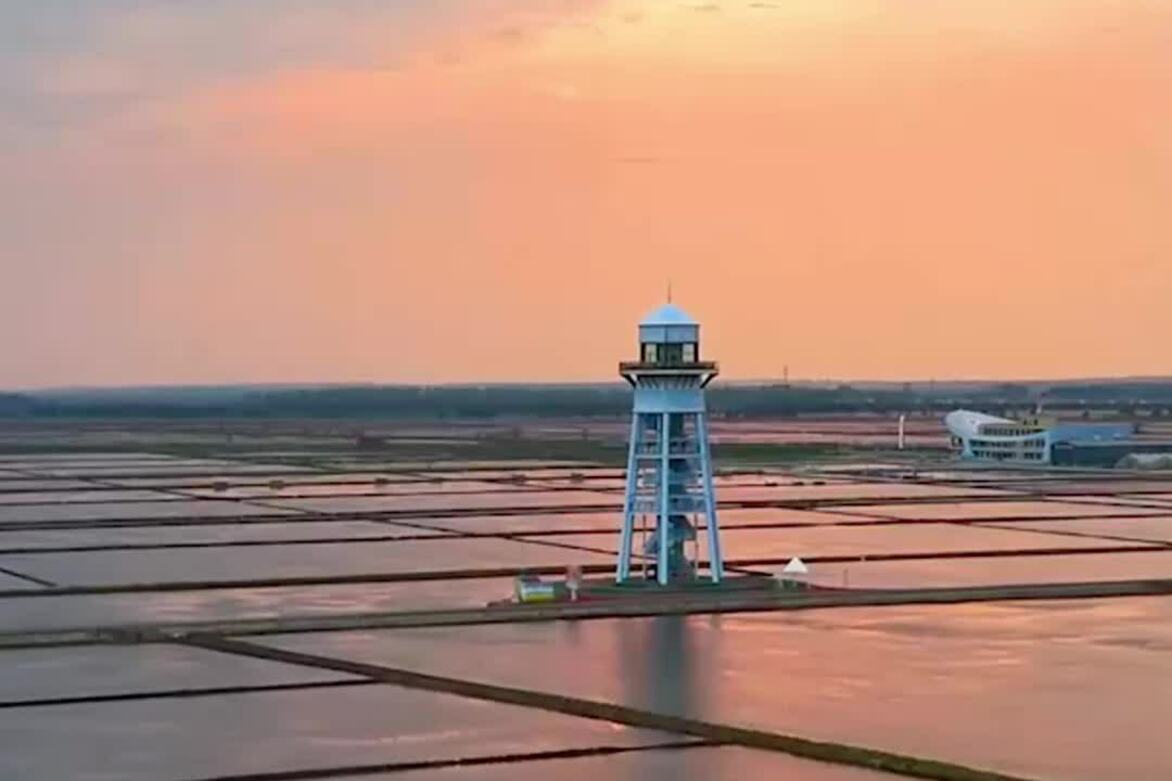 60"FlyOverChina | When rice fields mirror the sky in the Sanjiang Plain