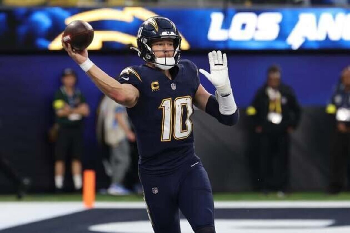 Justin Herbert to sit, Trey Lance to start for Chargers in Week 18