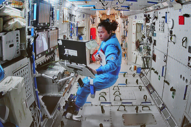 Update: Female Chinese astronaut sends Int'l Women's Day greetings from space