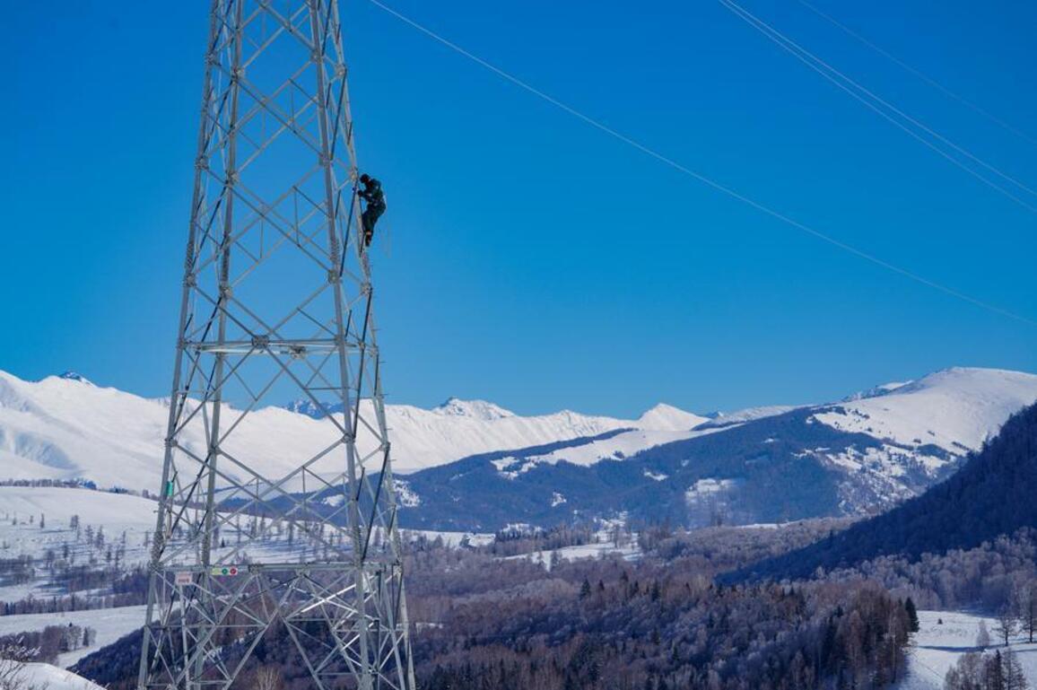 Powering up Xinjiang's winter boom