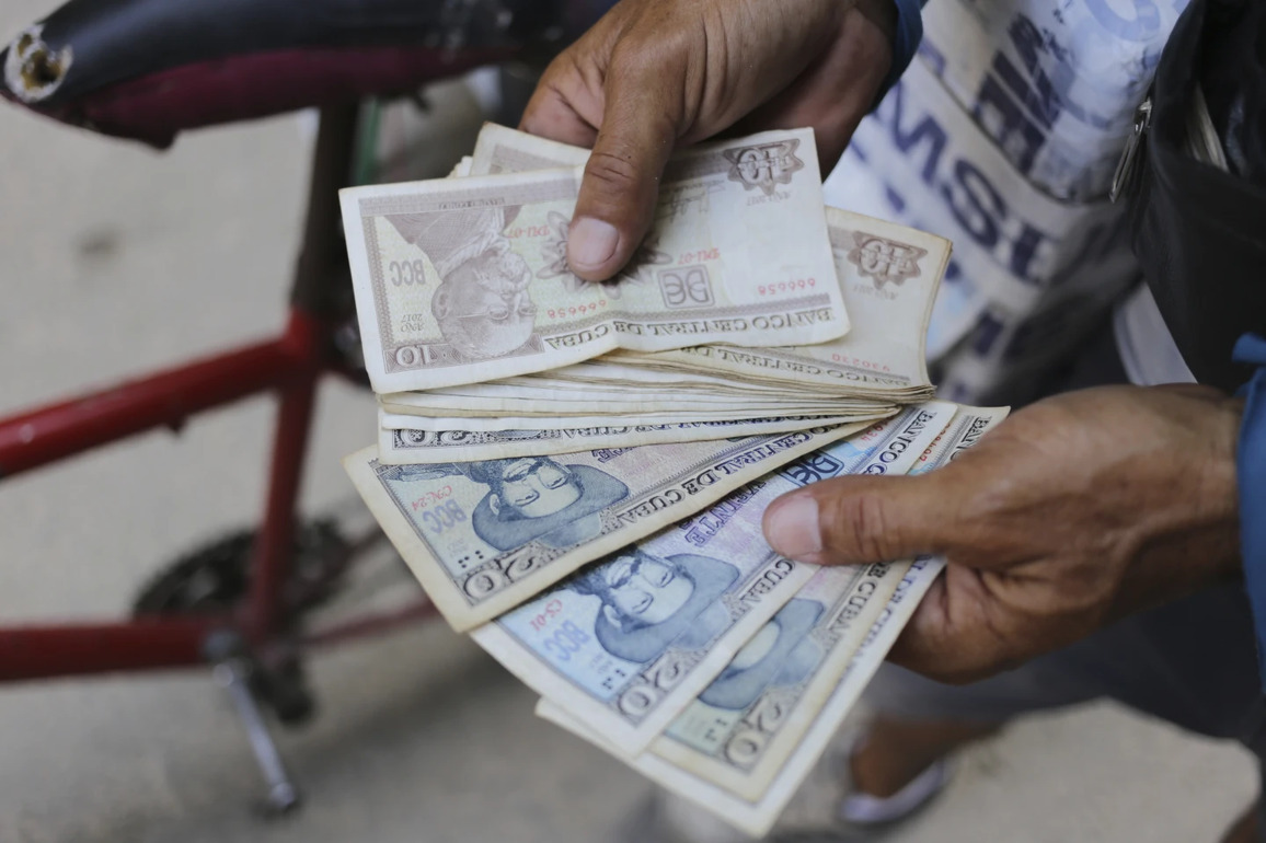 Short on Cash, Cubans Face a Highly Unusual Inflation - Havana Times