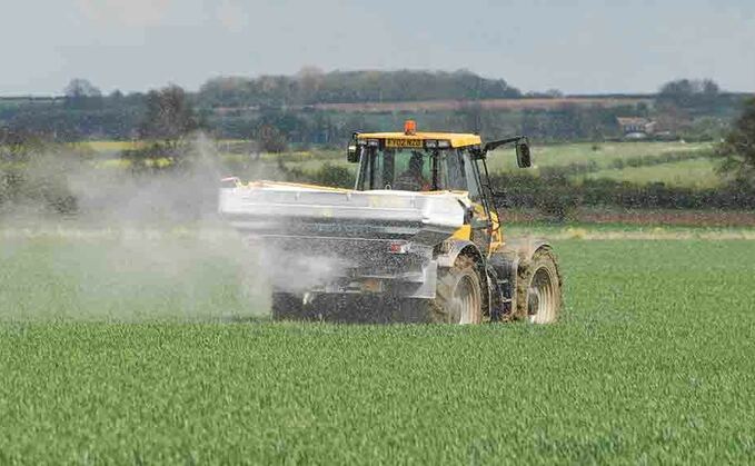 ż reminded they need photo ID to purchase fertiliser this autumn