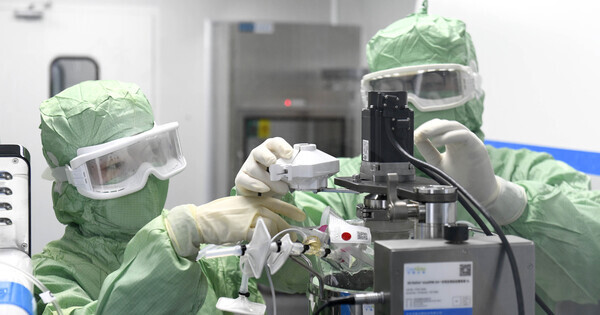 Photo of research lab, medical device, VR headset