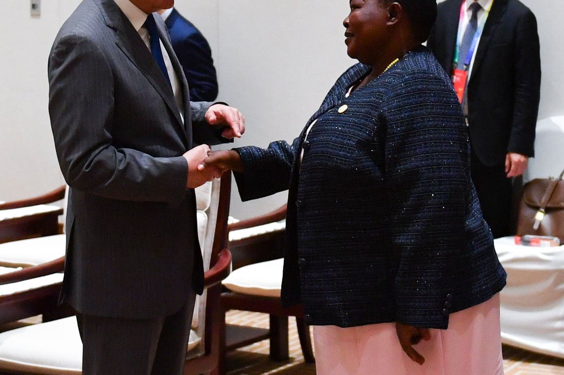 CHINA-HUNAN-CHANGSHA-WANG YI-UGANDA-PM-MEETING (CN)