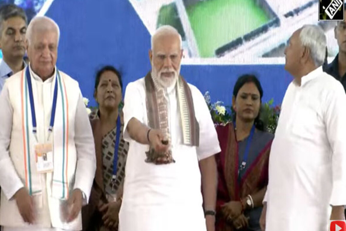 PM Modi inaugurates, lays foundation stone of development projects worth around Rs 13,000 crore in Bihar