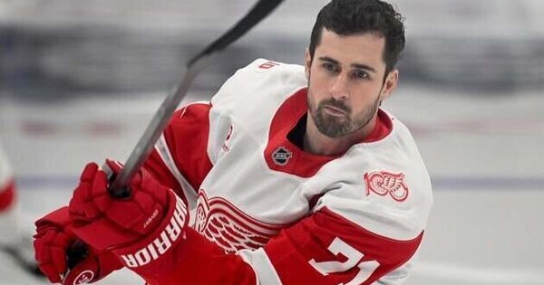 Report: Red Wings' Dylan Larkin has 3 teams on trade radar
