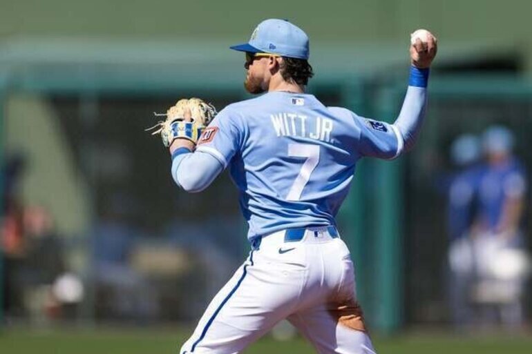 Spring training roundup: Royals blowout Rockies in offensive explosion