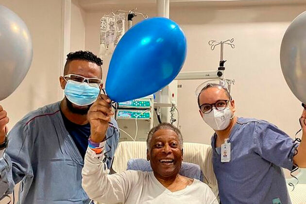 Pele is discharged after three days in hospital - Marca