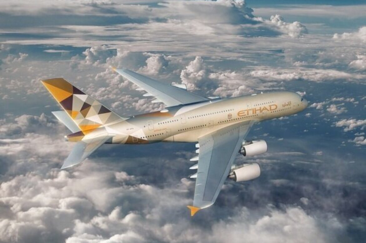 Etihad Airways marks 20 years of flying to France