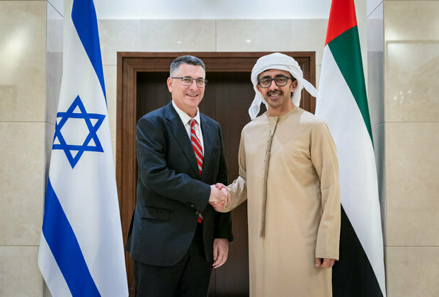 Abdullah bin Zayed receives Foreign Minister of Israel