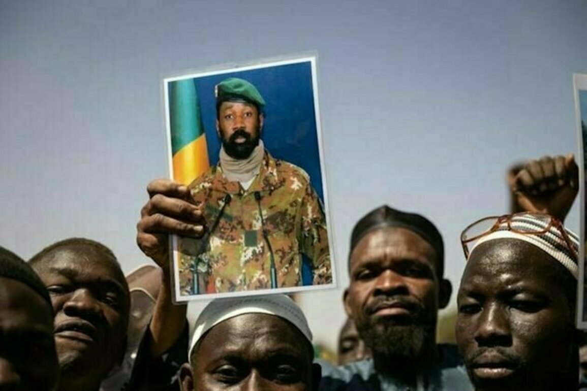 Mali : comment le regime militaire mobilise l'histoire et les emotions populaires